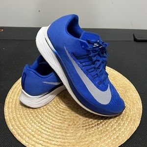 Nike Zoom Fly Sneakers Size 9